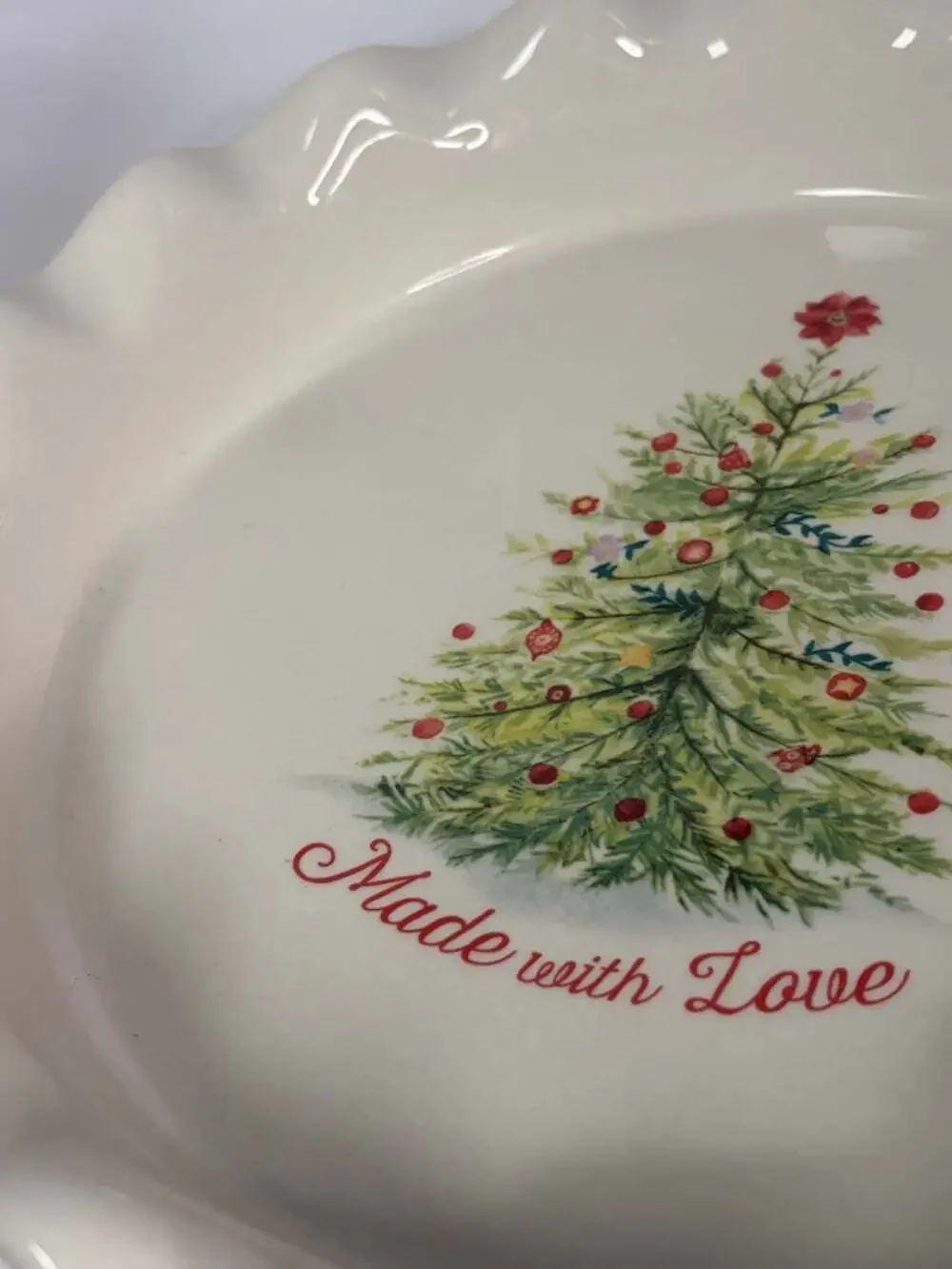 Pioneer Woman 9” Pie Dish “Made with Love” Ruffled Edge Christmas Tree